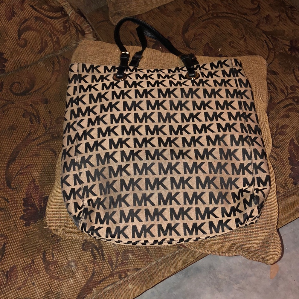 Michael Kors pocketbook